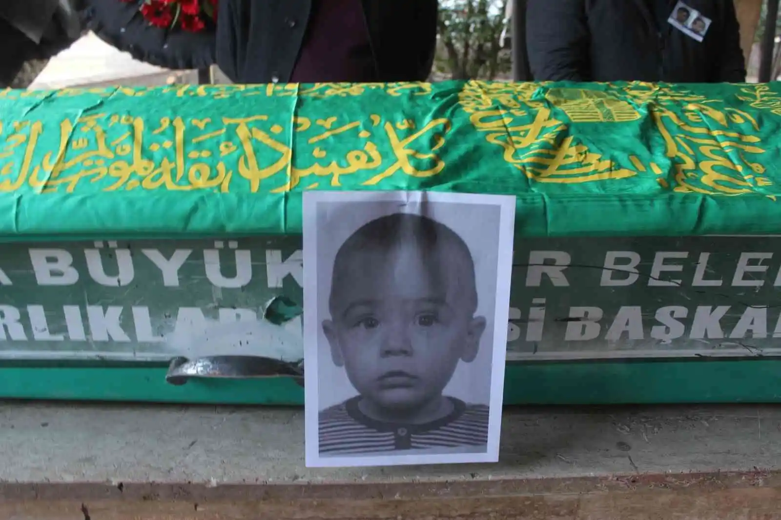 Kuyuya düşen baba ve oğula acı veda