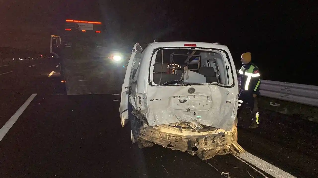 Kuzey Marmara Otoyolu’nda alkollü sürücü seyir halindeki otomobile arkadan çarptı: 6 yaralı