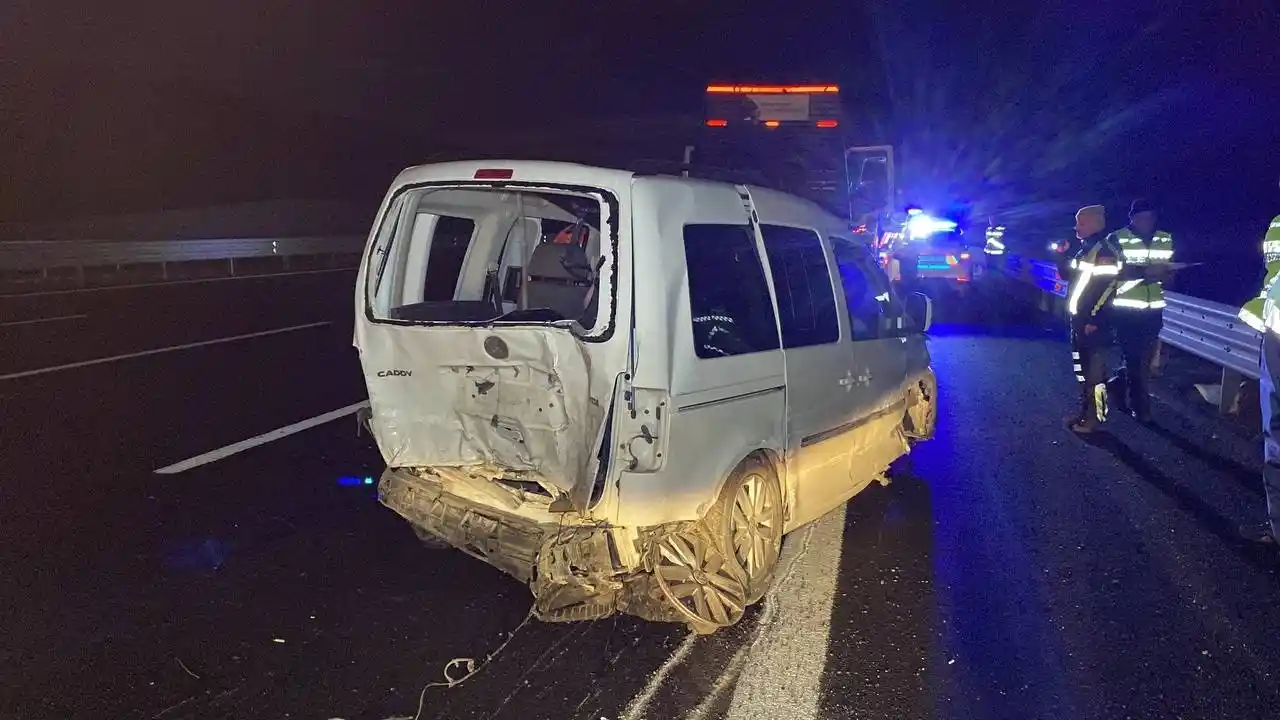 Kuzey Marmara Otoyolu’nda alkollü sürücü seyir halindeki otomobile arkadan çarptı: 6 yaralı
