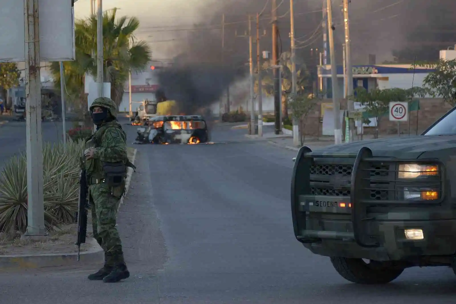 Lideri yakalanan Sinaloa Karteli Meksika’da terör estiriyor: 7 yaralı
