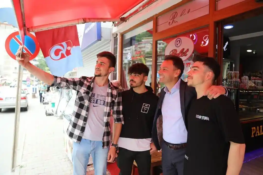 Maçka Belediye Başkanı Koçhan’dan “Makarnanın yerini powerbank aldı” cevabı
