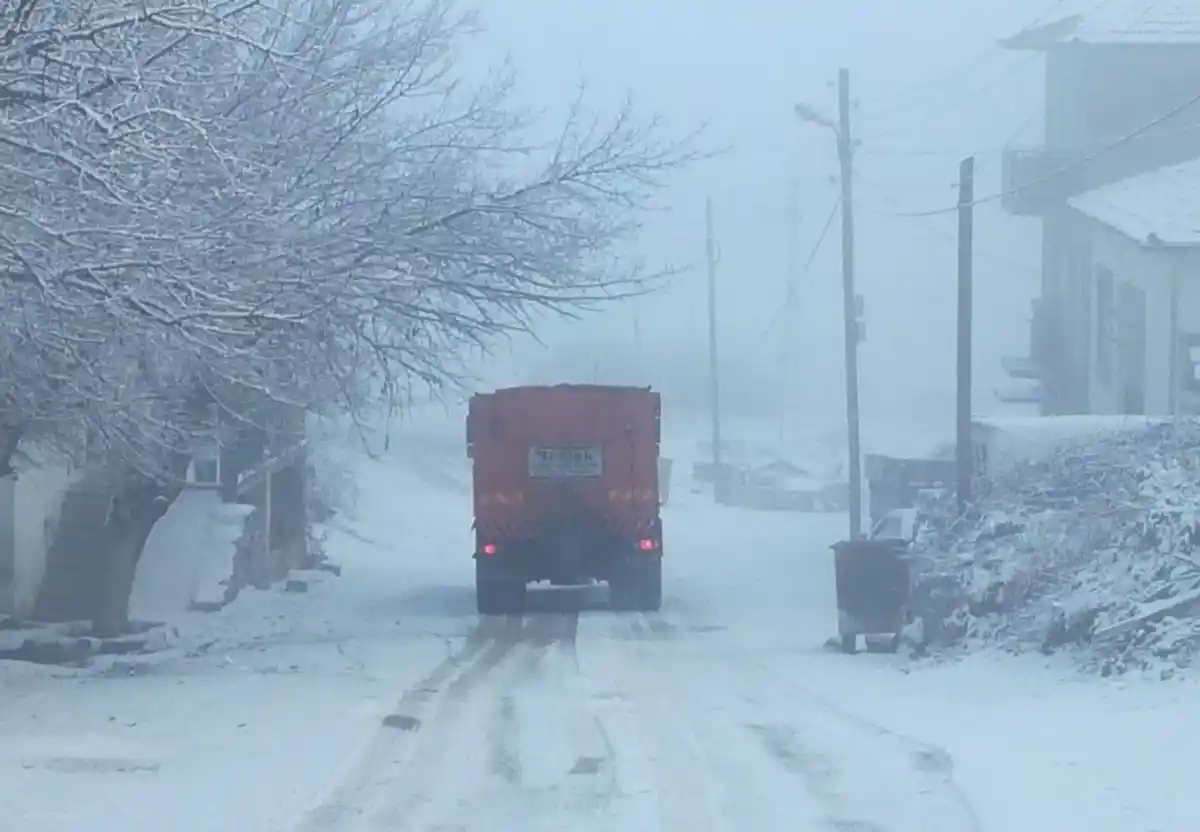 Malatya’da kar nedeniyle 14 mahalle yolu ulaşıma kapandı
