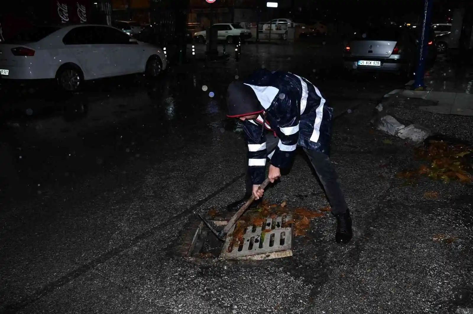 Manisa’da birimler yağışa karşı teyakkuza geçti