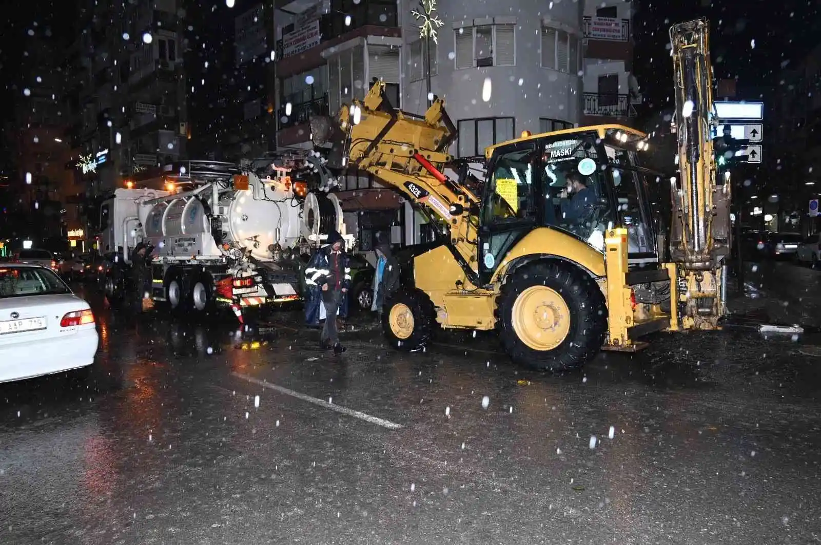 Manisa’da birimler yağışa karşı teyakkuza geçti
