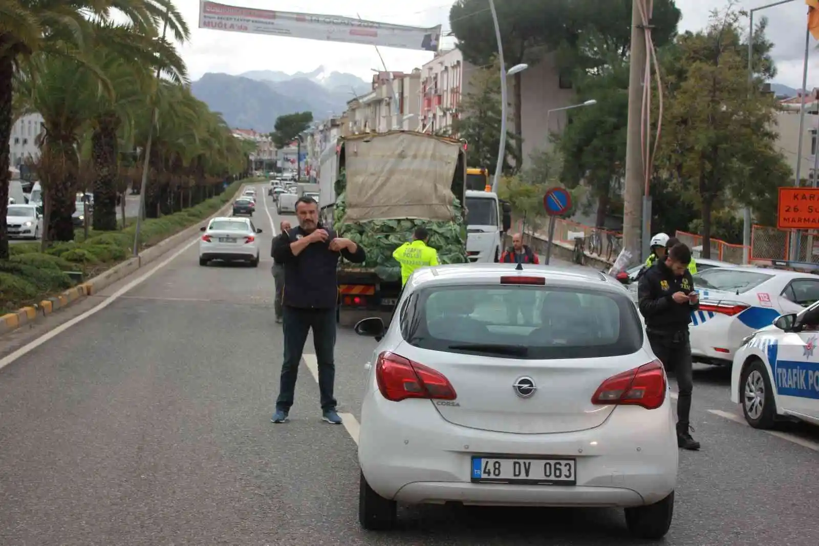 Marmaris ilçe girişi ve çıkışı kontrol edilmeye devam ediyor
