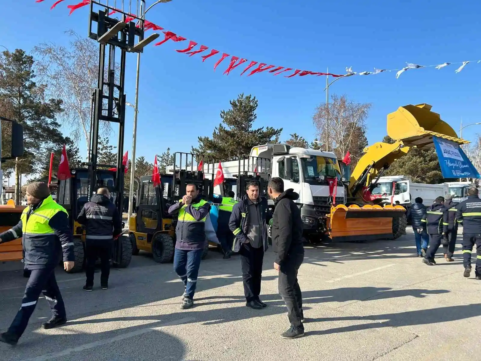 Mehmet Sekmen: “Bu tür algı oyunlarıyla hükümetimize devletimize kimse zarar veremez”
