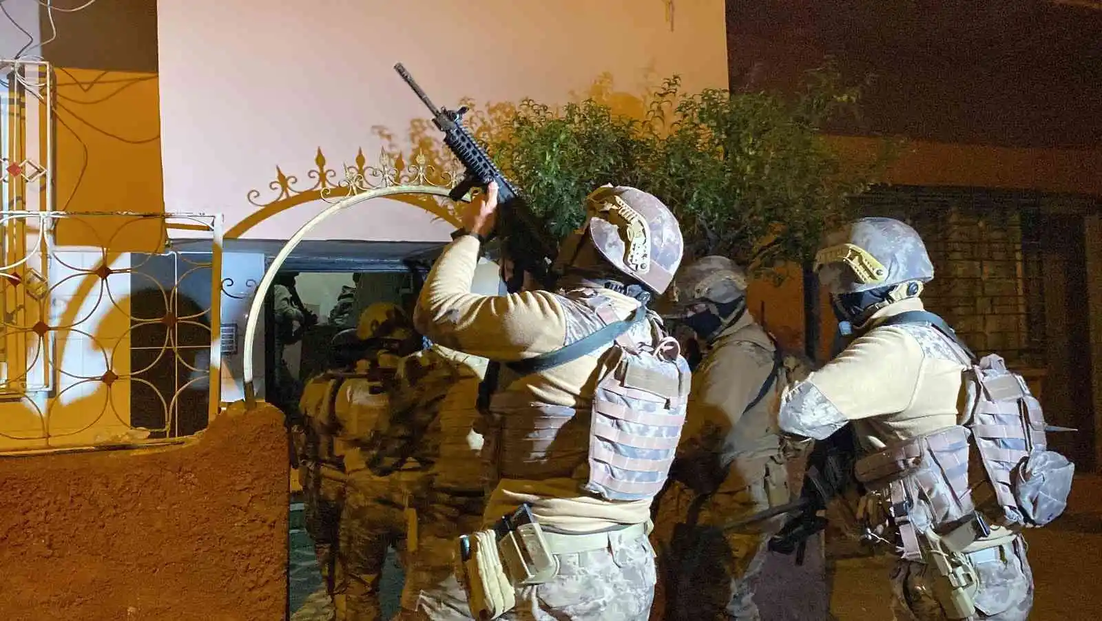 Mersin’de asayiş operasyonu: 25 gözaltı kararı