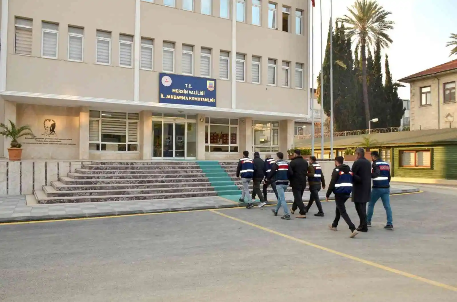 Mersin'de DEAŞ operasyonu: 3 gözaltı