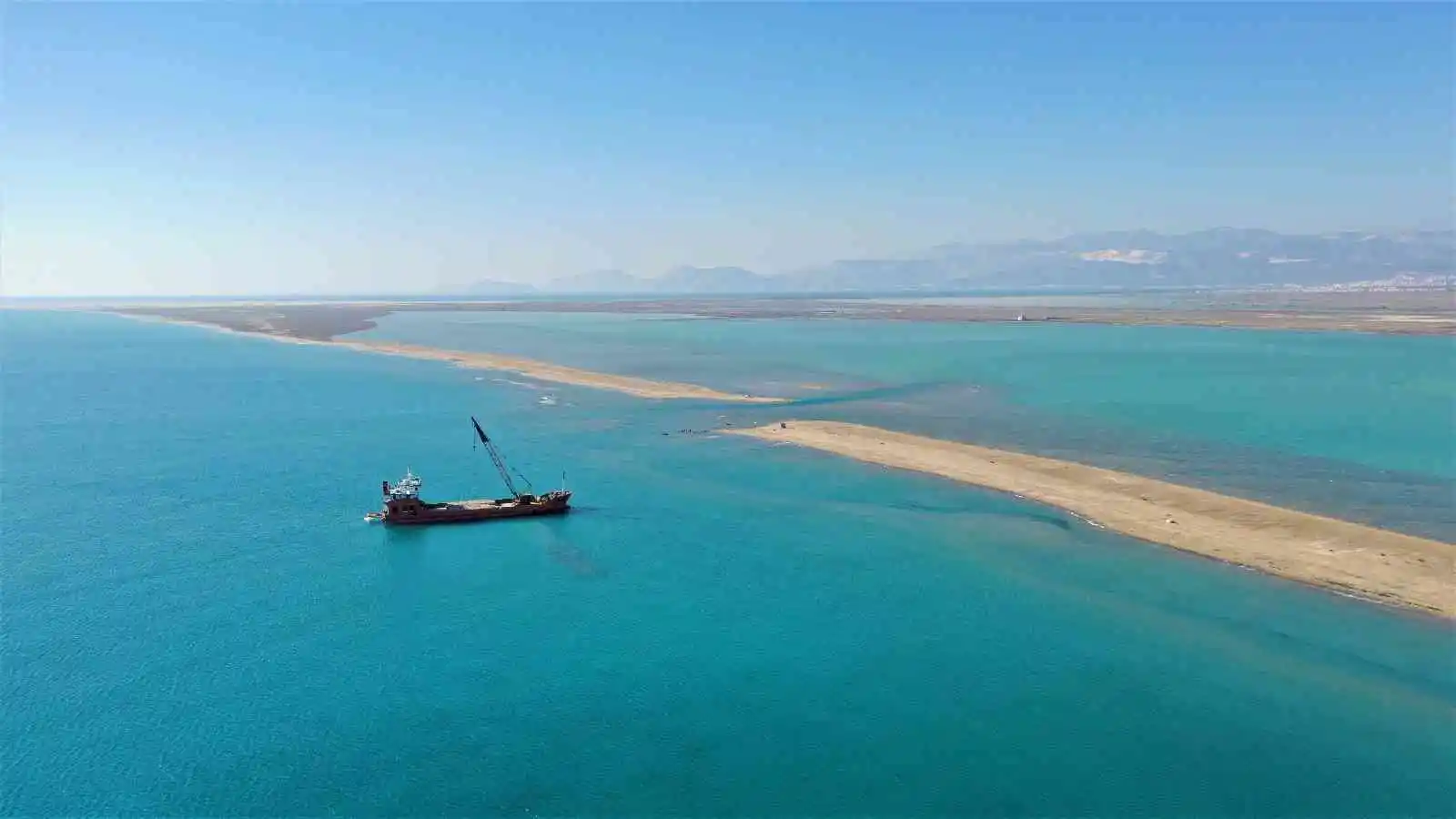 Mersin’de deniz kıyısına 2 bin metrelik koruma kalkanı
