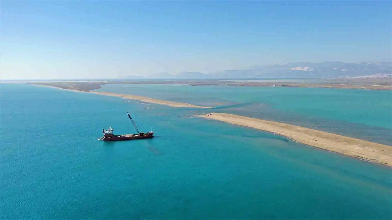 Mersin’de deniz kıyısına 2 bin metrelik koruma kalkanı