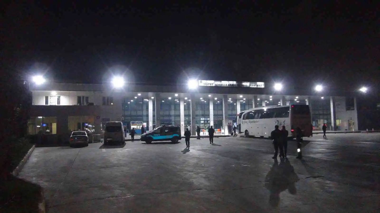 Mersin’de Şehirler Arası Otobüs Terminali’nde el bombası iddiası paniğe neden oldu