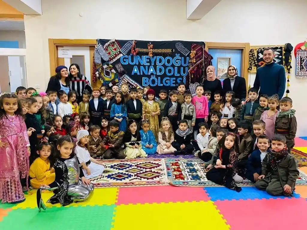 Minik öğrenciler Güneydoğu Anadolu kültürünü okullarında yaşattı