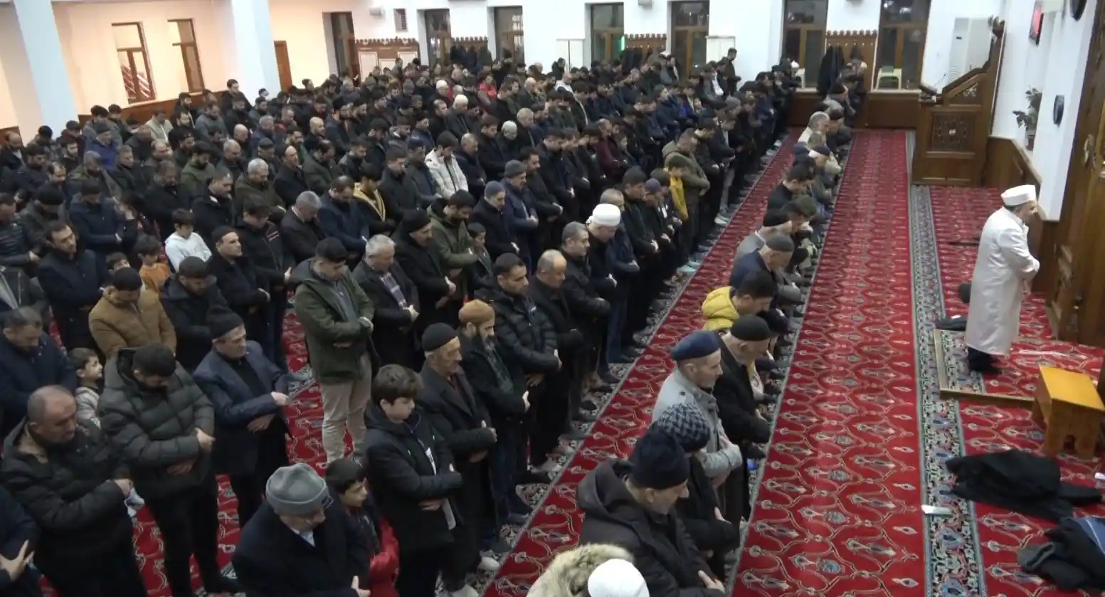 Müftü Demir: "Kur'an-ı Kerim'i yakmakla Müslümanlar yok olmaz"