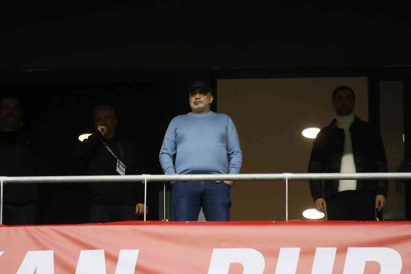 Murat Sancak, takımını yalnız bırakmadı