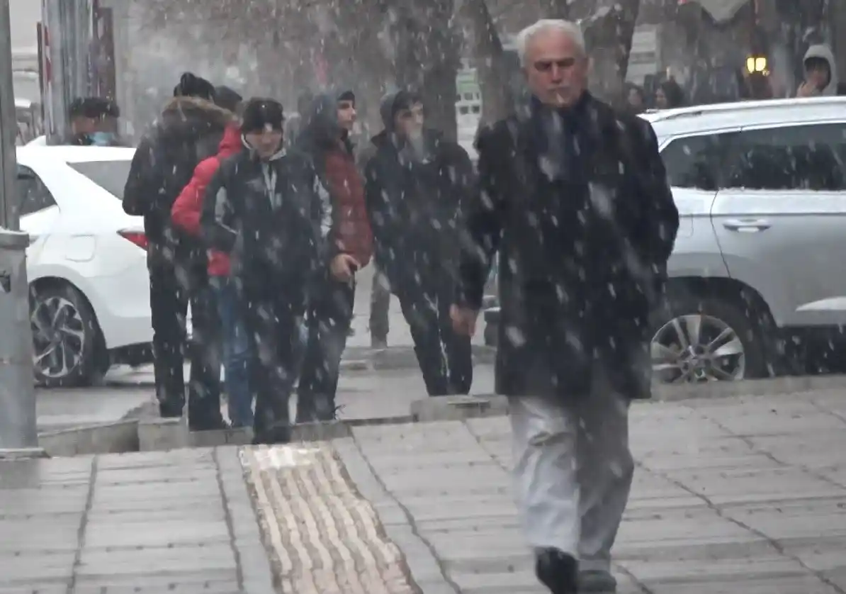 Muş’ta kar yağışı
