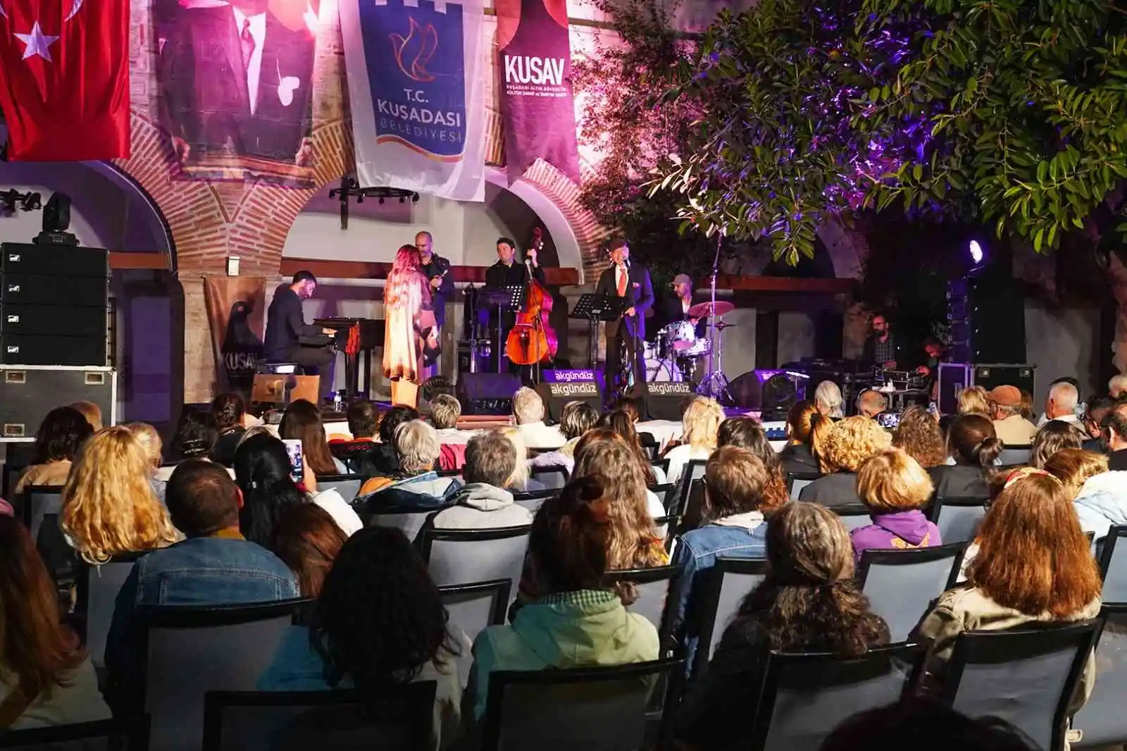 Müziğin kalbi Kuşadası’nda attı