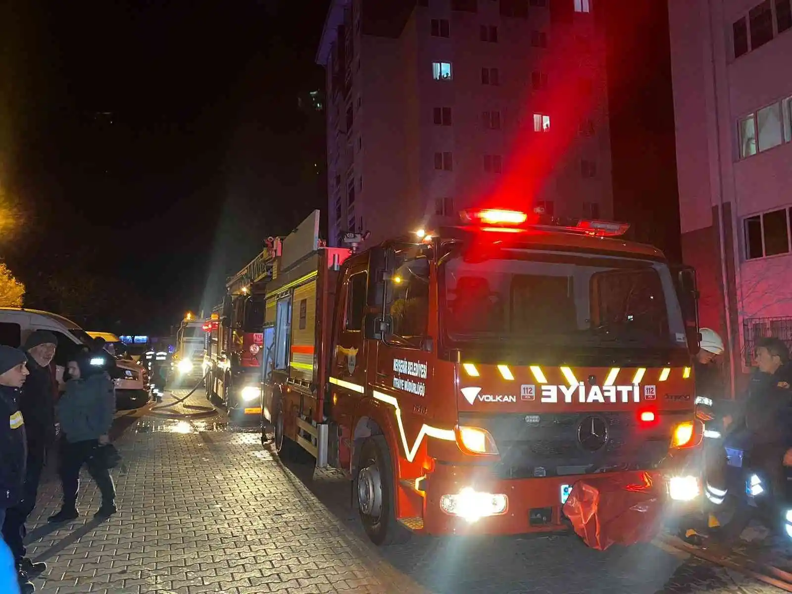 Nevşehir'de yangından 6 kişi zehirlendi
