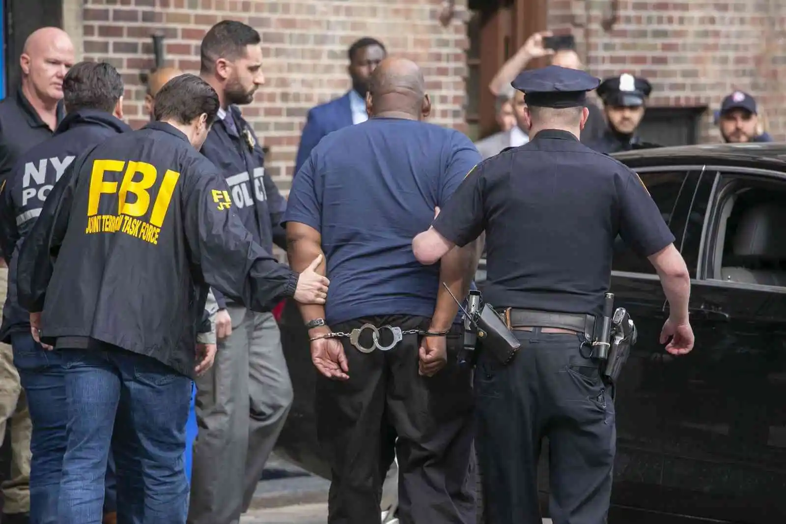 New York'taki metro saldırganı, hakkındaki "terör" dahil tüm suçlamaları kabul etti
