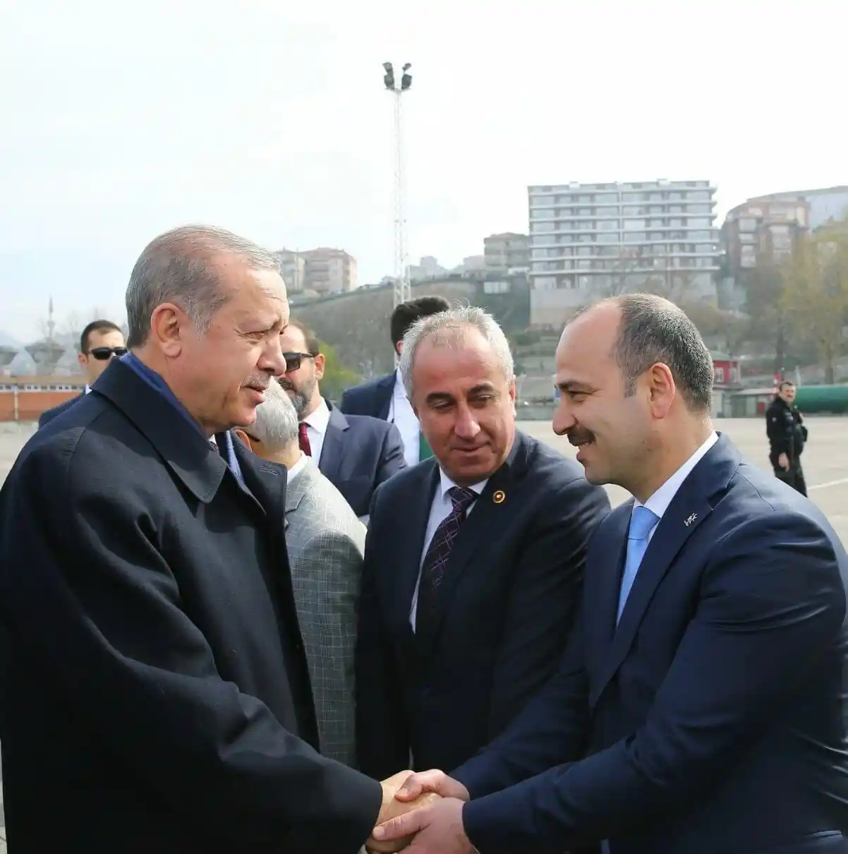 Ofluoğlu'ndan termik santrallere, "Kendiniz için çok çalıştınız şimdi kentimiz için çalışma zamanı"