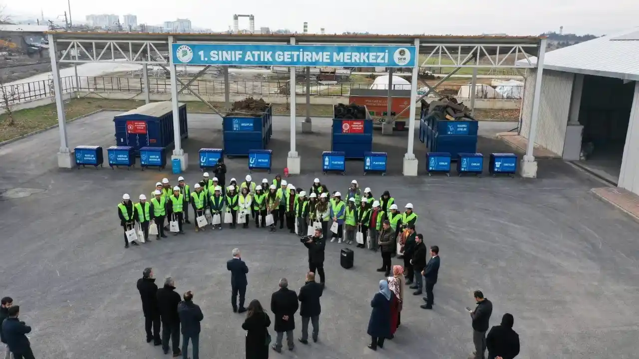 Öğrenciler, Ambalaj Atıkları Toplama Ayırma Merkezi’ni inceledi
