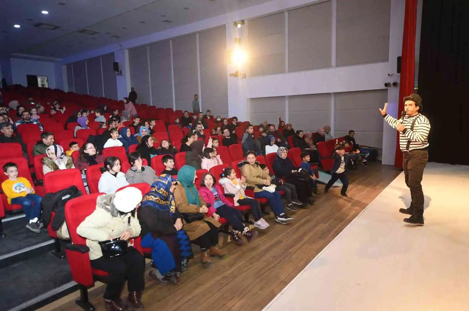 Öğrenciler okul stresini Karne Şenliği’nde atıyor