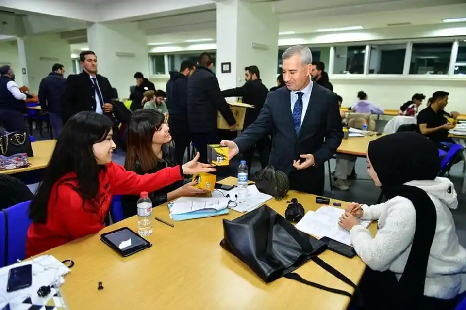 Öğrencilere "Büte Kalma İkrama Kal" etkinliği
