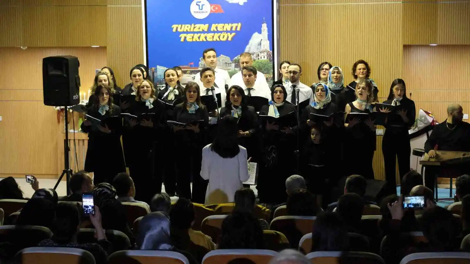 Öğretmenlerden müzik şöleni