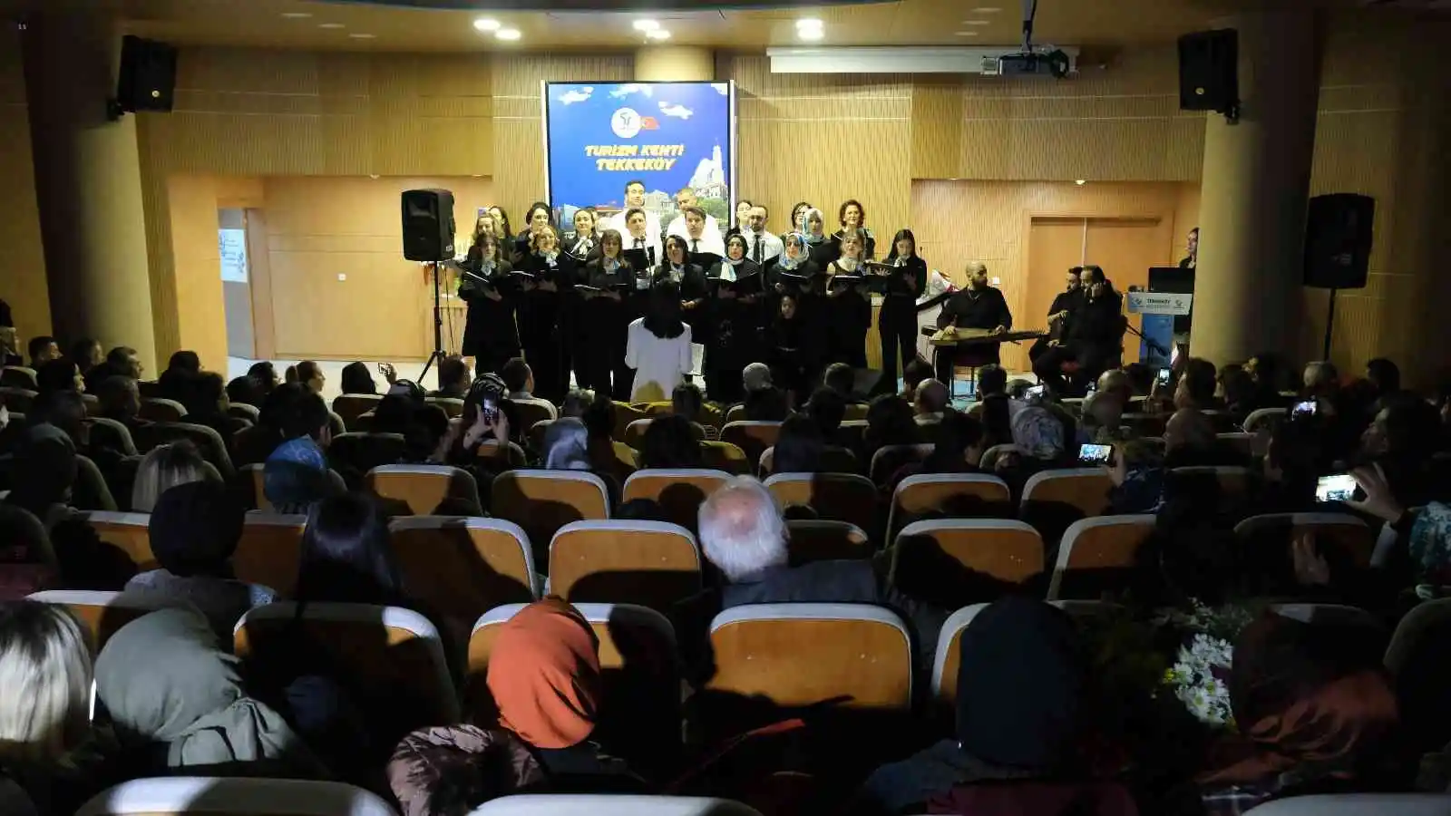 Öğretmenlerden müzik şöleni