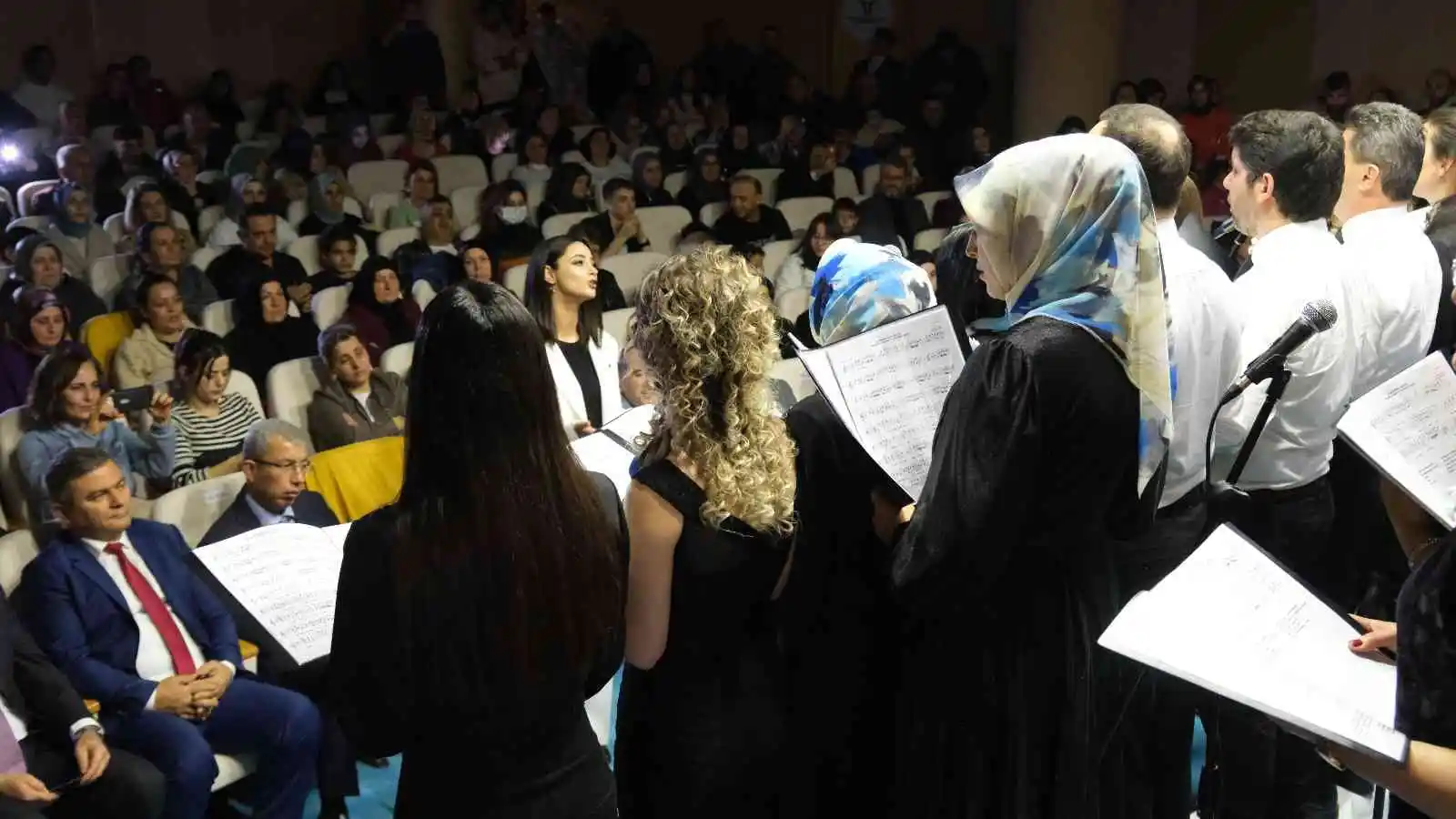 Öğretmenlerden müzik şöleni