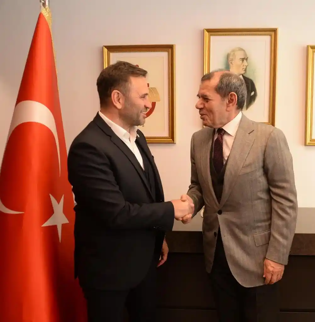 Okan Buruk ve Ayhan Akman, Galatasaray Kulübü üyesi oldu
