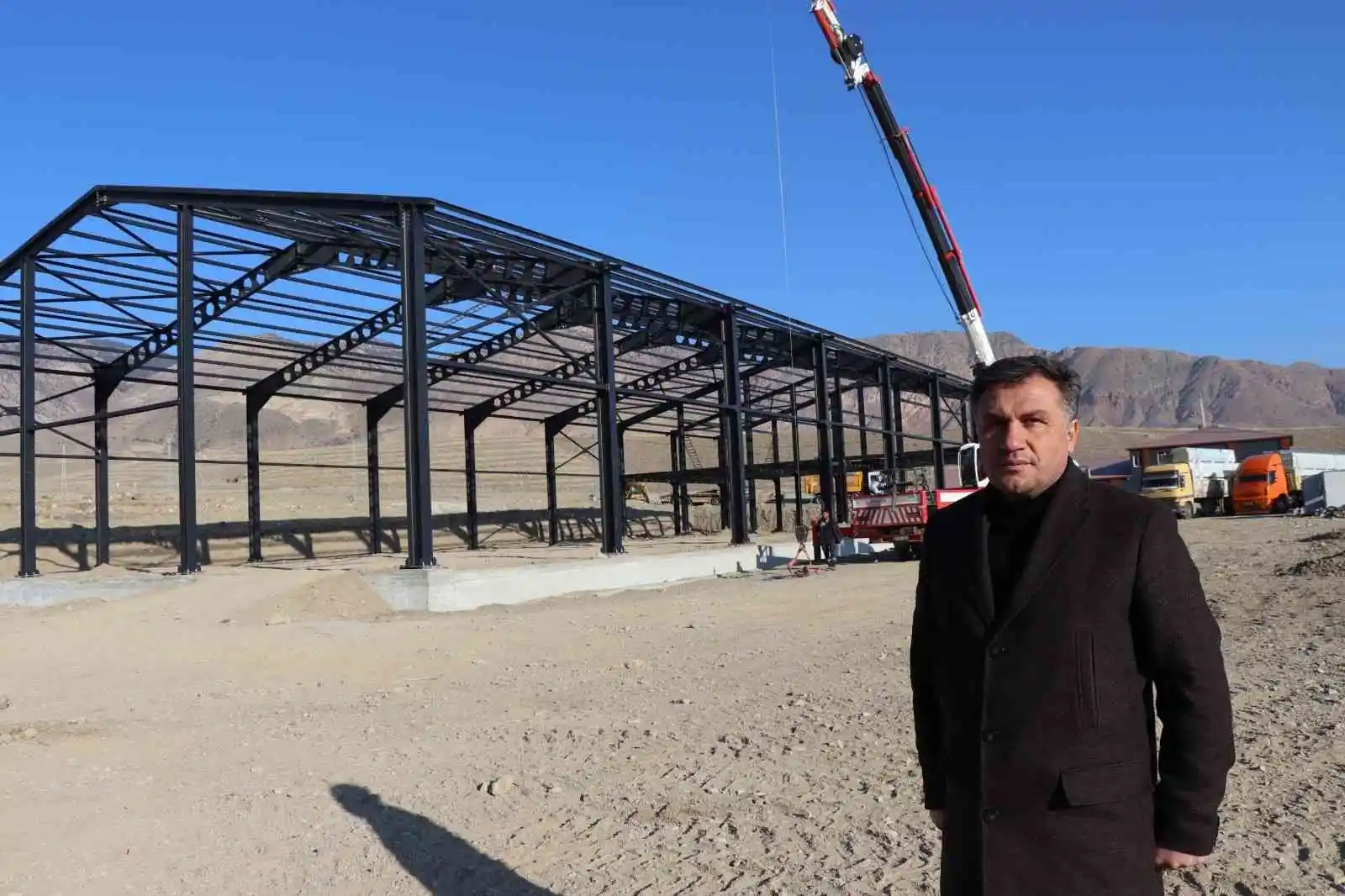 Oltu OSB’de fabrikalar tamamlanıyor