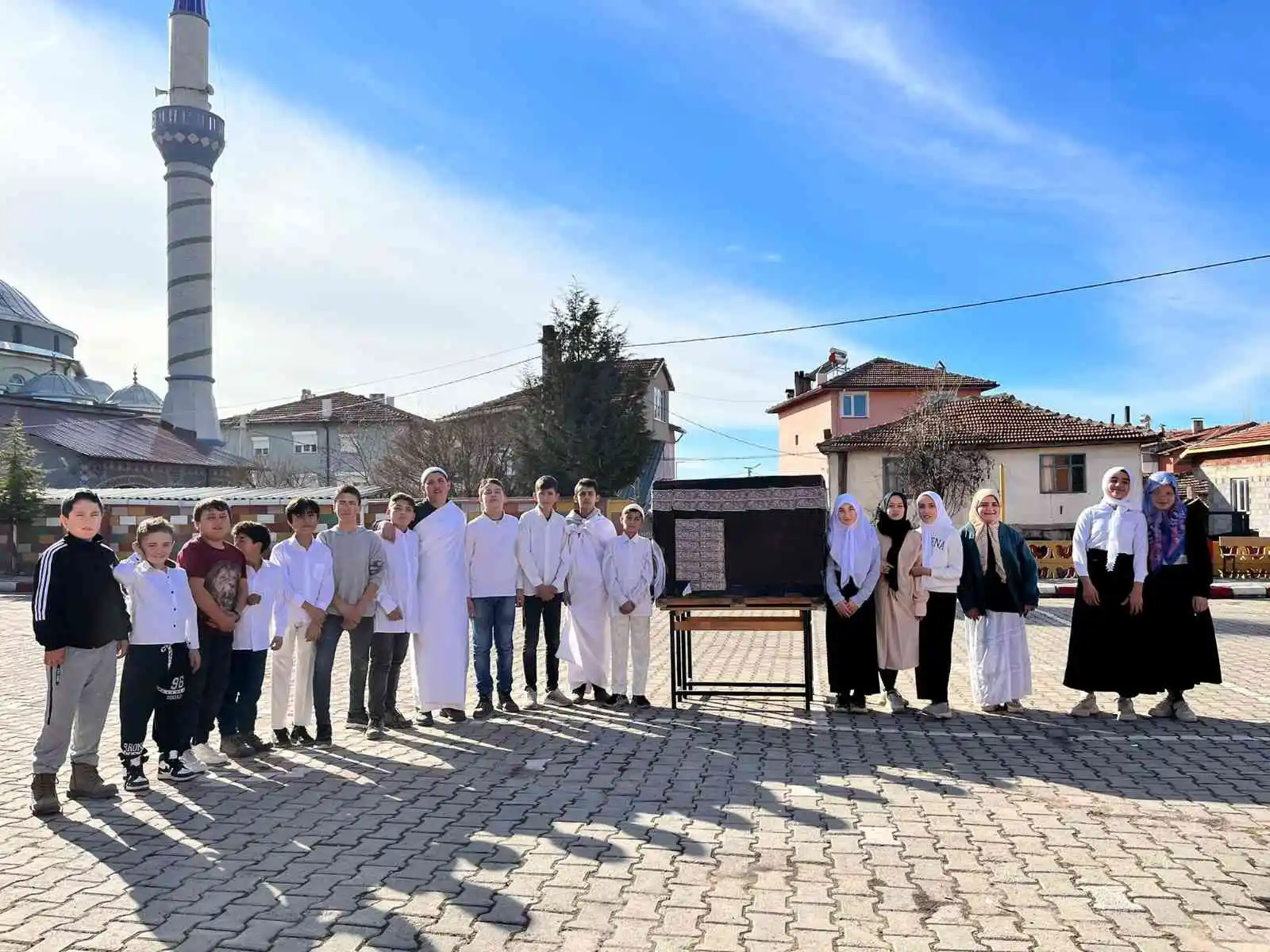 Ortaokul öğrencilerine uygulamalı ders