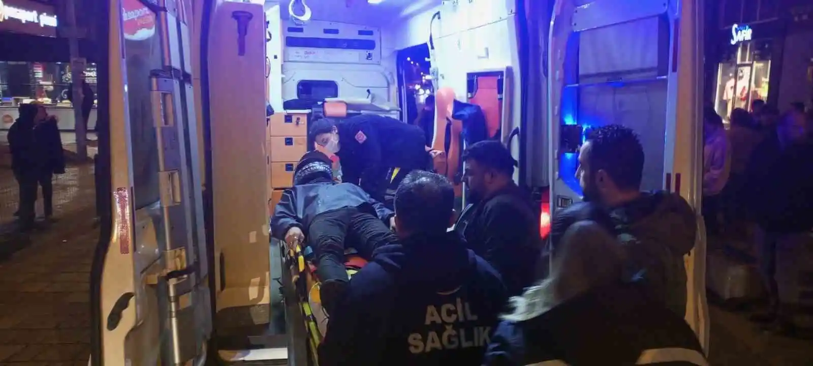 Otomobil ile motosikletli kurye çarpıştı: 1 yaralı