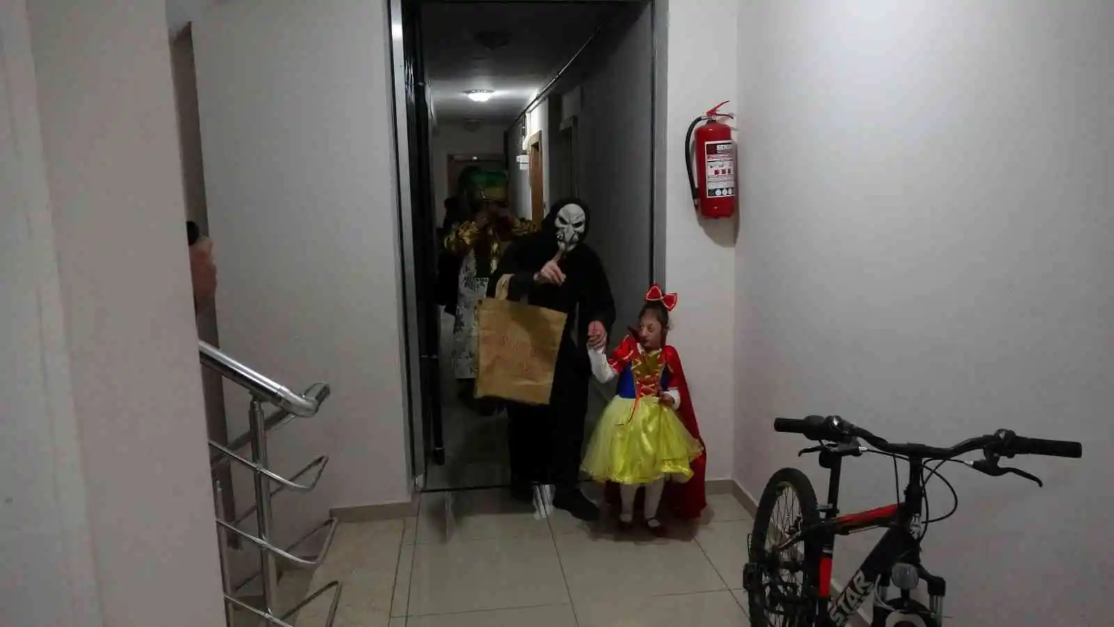Özel gereksinimli öğrenciler Berra ve Doğan Kalandar’ın neşesi oldu