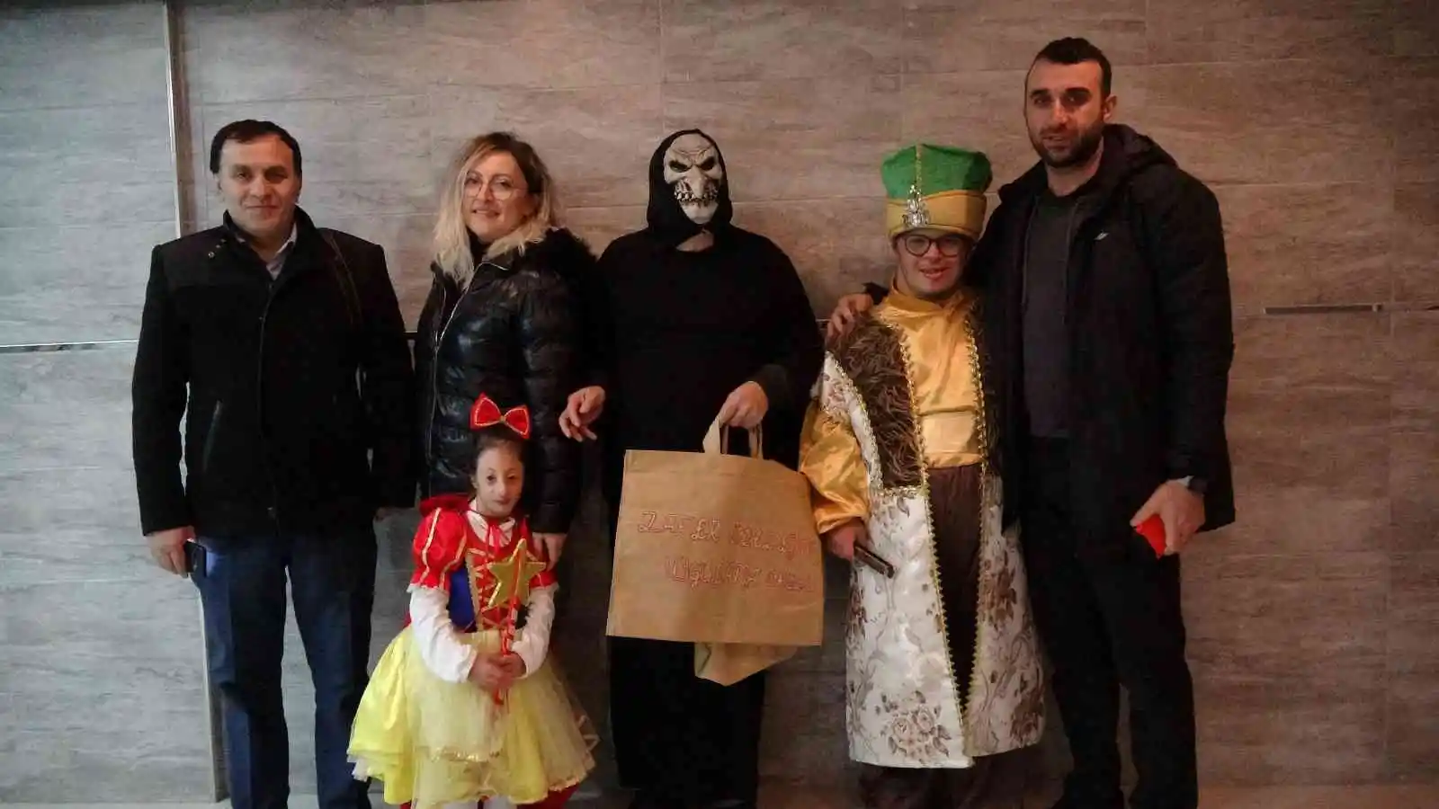 Özel gereksinimli öğrenciler Berra ve Doğan Kalandar’ın neşesi oldu