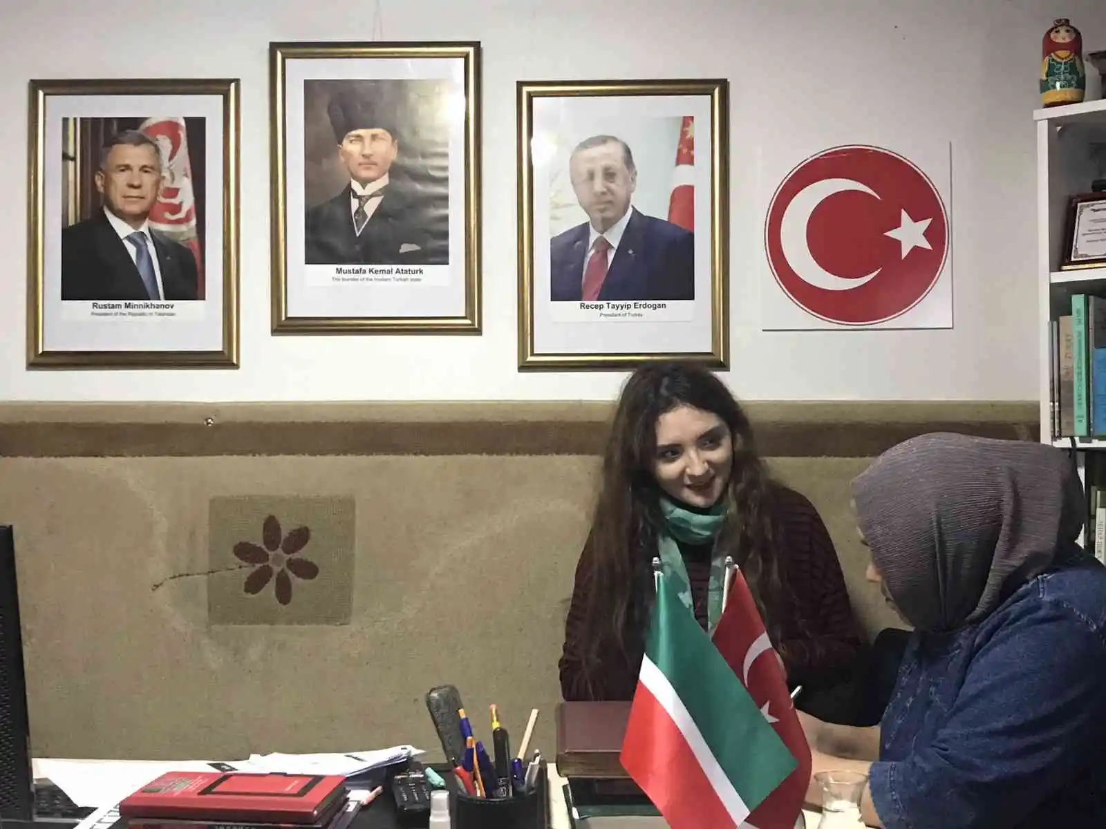 (ÖZEL) Tek başına 7 yılda farklı ülkelerden 4 bin 500 öğrenciye Türkçe öğretti