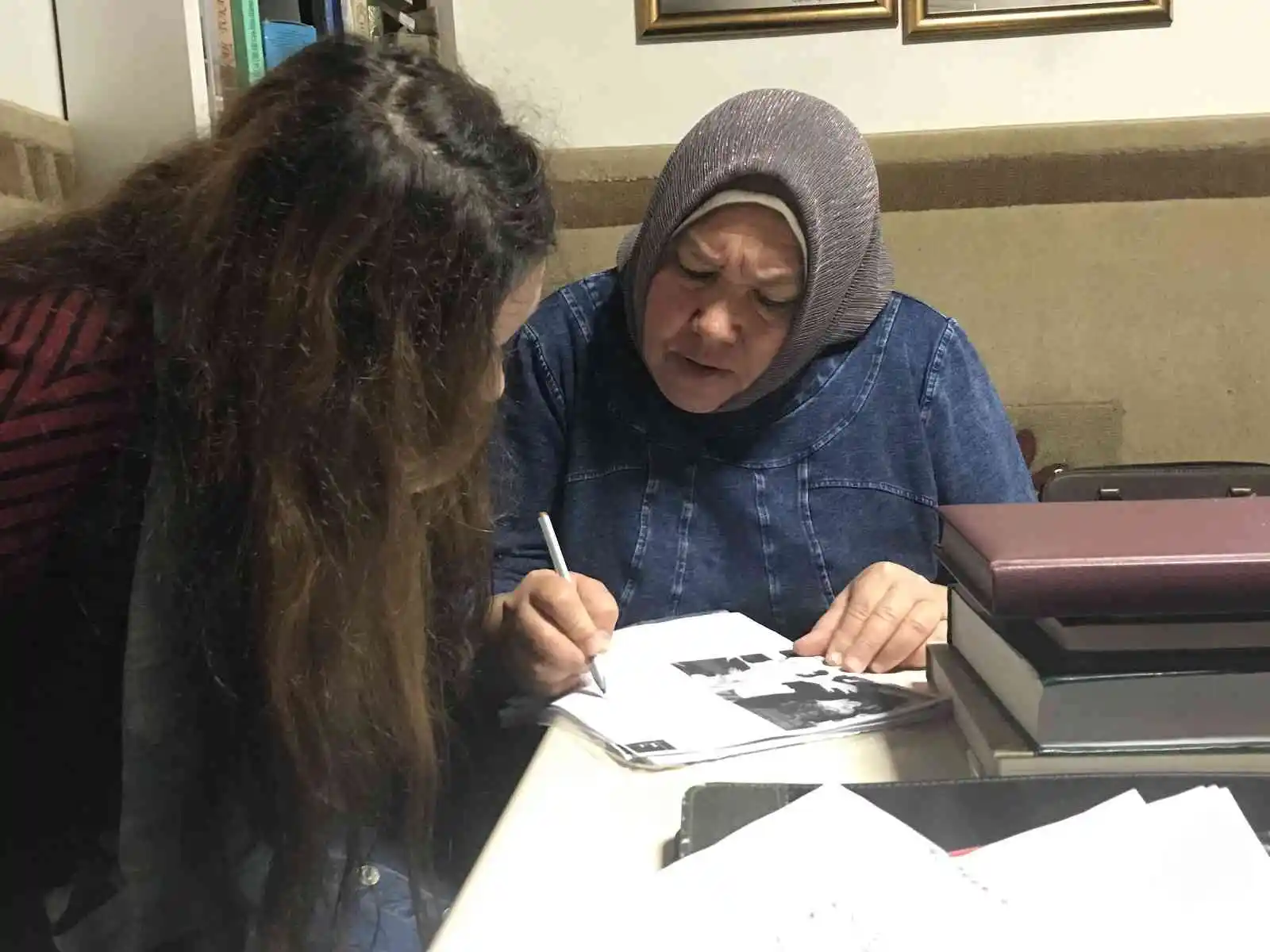 (ÖZEL) Tek başına 7 yılda farklı ülkelerden 4 bin 500 öğrenciye Türkçe öğretti
