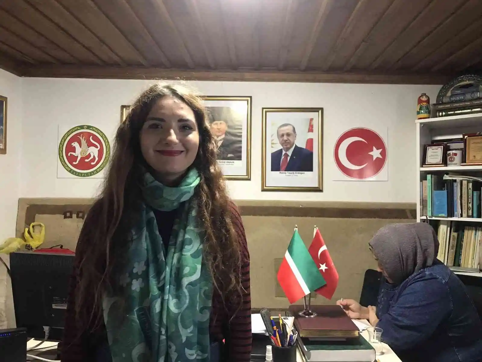 (ÖZEL) Tek başına 7 yılda farklı ülkelerden 4 bin 500 öğrenciye Türkçe öğretti