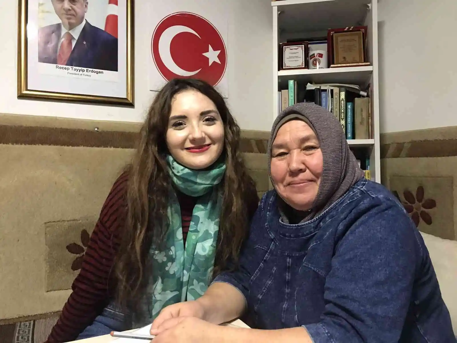 (ÖZEL) Tek başına 7 yılda farklı ülkelerden 4 bin 500 öğrenciye Türkçe öğretti