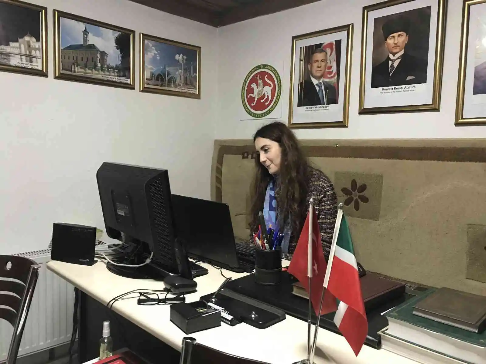 (ÖZEL) Tek başına 7 yılda farklı ülkelerden 4 bin 500 öğrenciye Türkçe öğretti