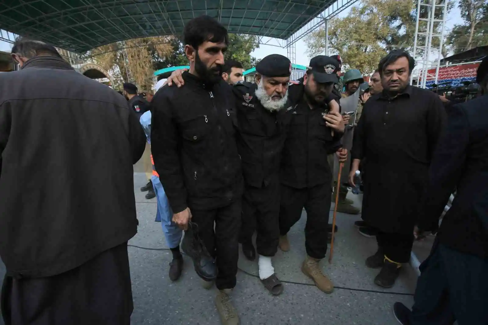 Pakistan’daki intihar saldırısında bilanço ağırlaşıyor: 32 ölü, 150 yaralı