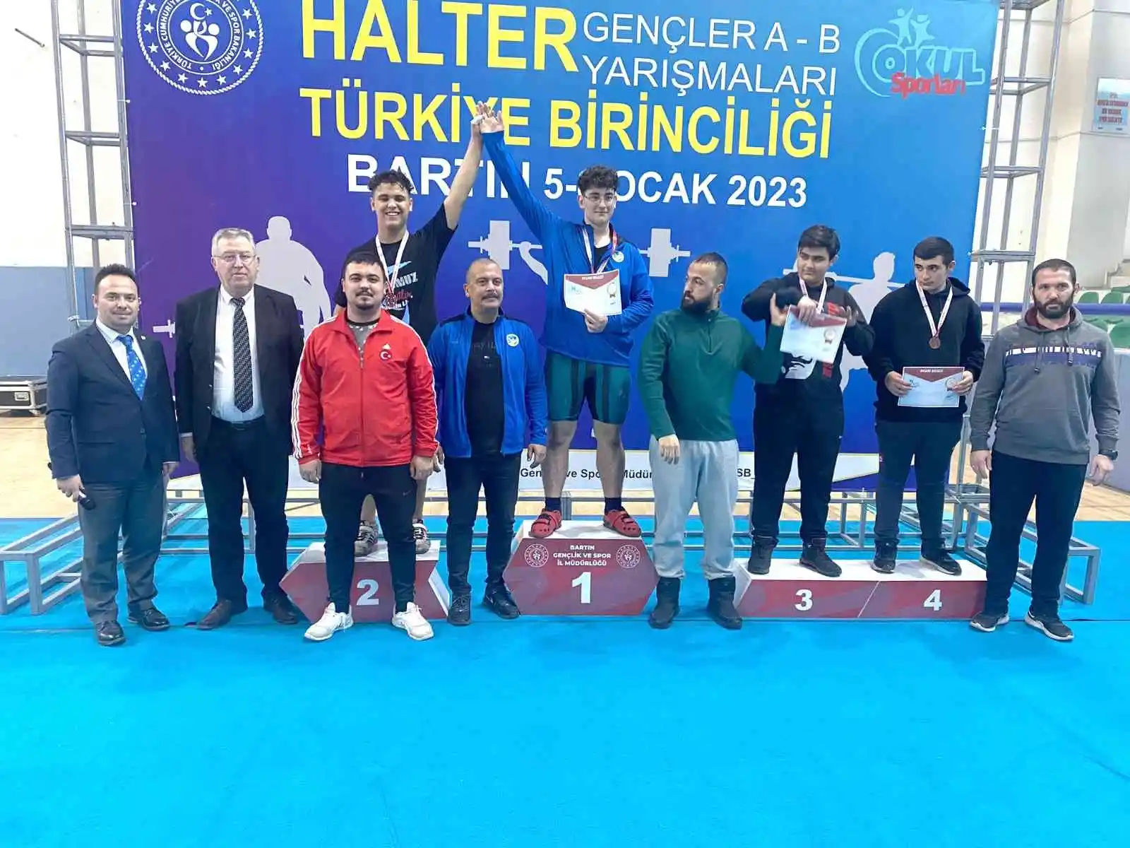 Pamukkale Belediyespor adını zirvede tutuyor
