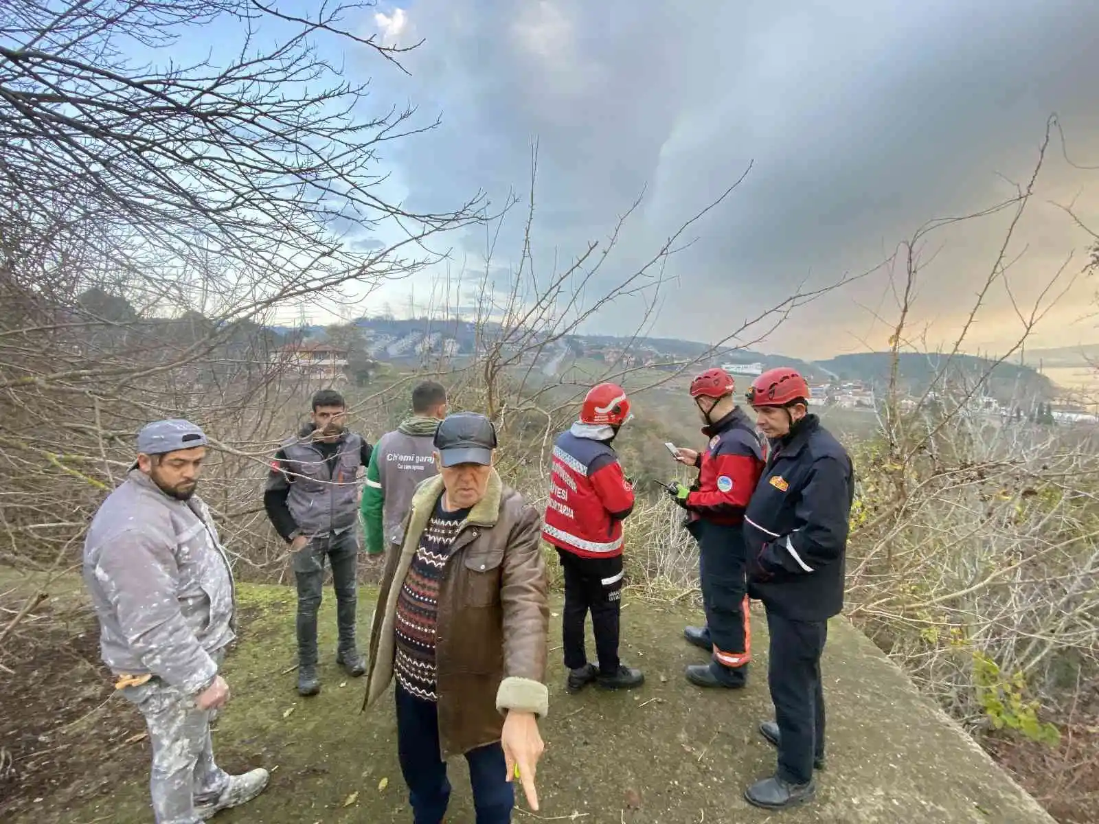 Park halindeki aracın el freni boşaldı, faciadan dönüldü