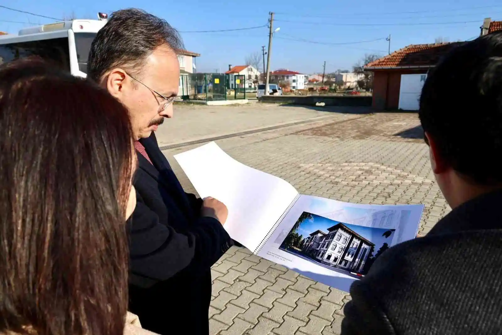 Pazaryeri'nde "Hükümet Binası" projesini inceledi
