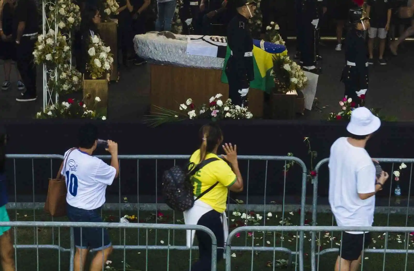 Pele, son yolculuğuna uğurlandı