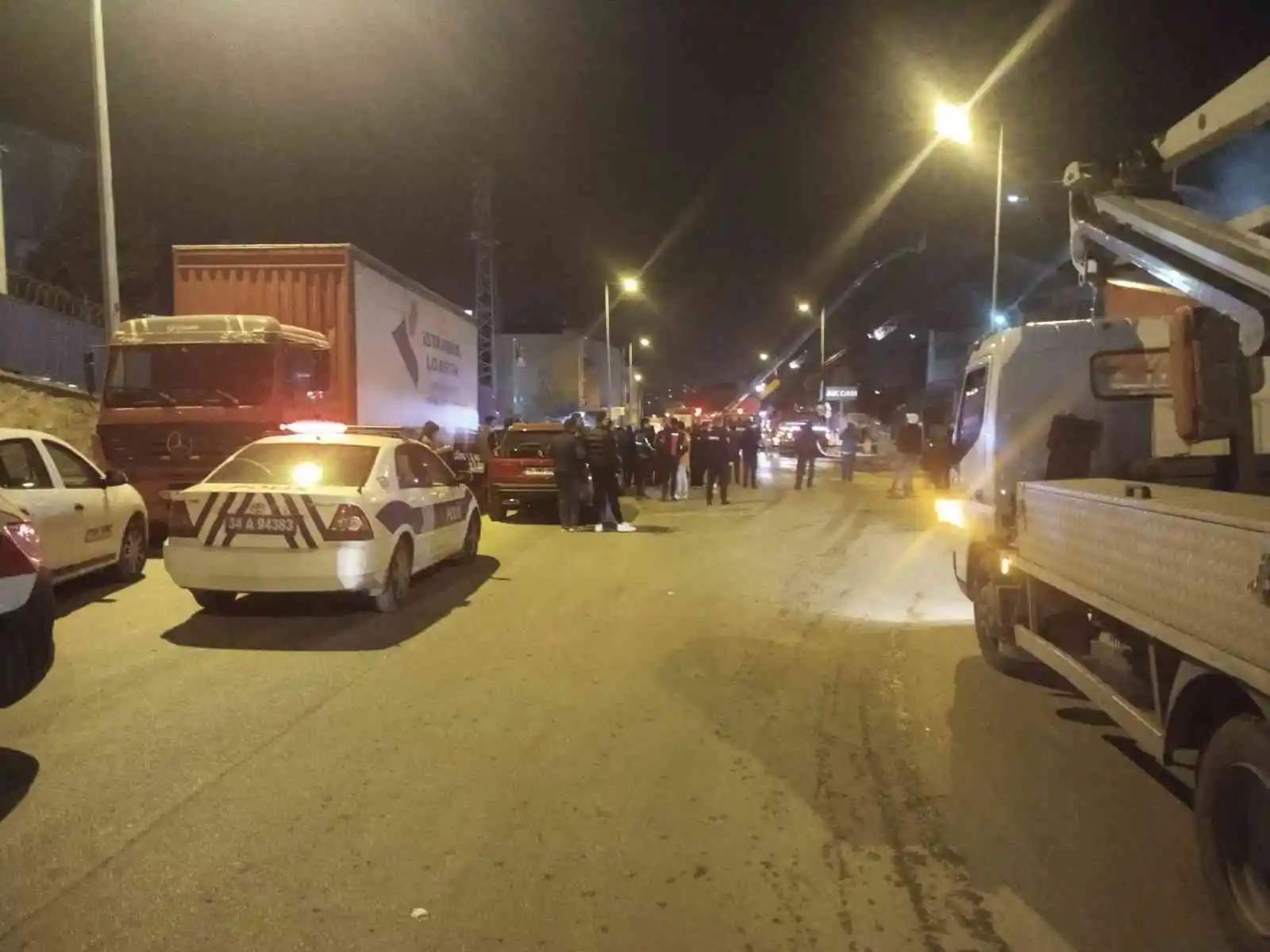 Pendik’te cam ve plastik fabrikasındaki yangın kontrol altına alındı