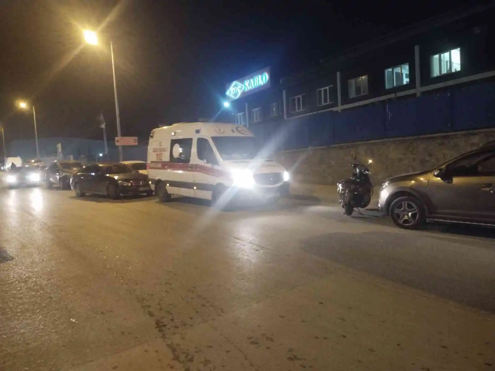 Pendik’te cam ve plastik fabrikasındaki yangın kontrol altına alındı