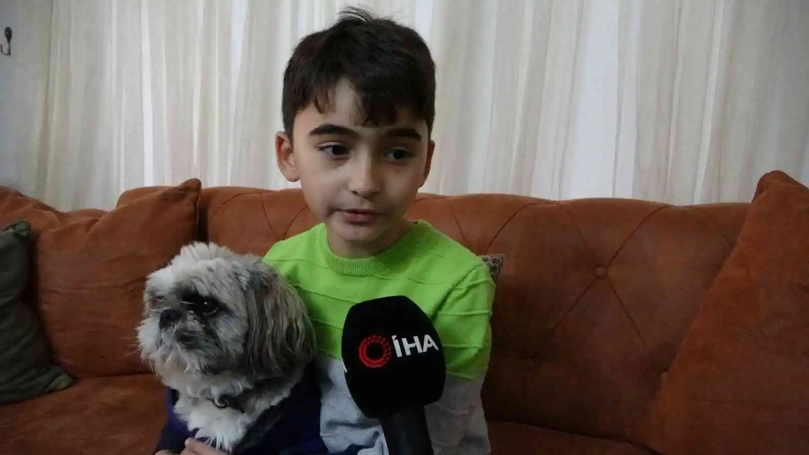 Pendik'te okula giden 10 yaşındaki çocuğu sokak köpekleri saldırdı