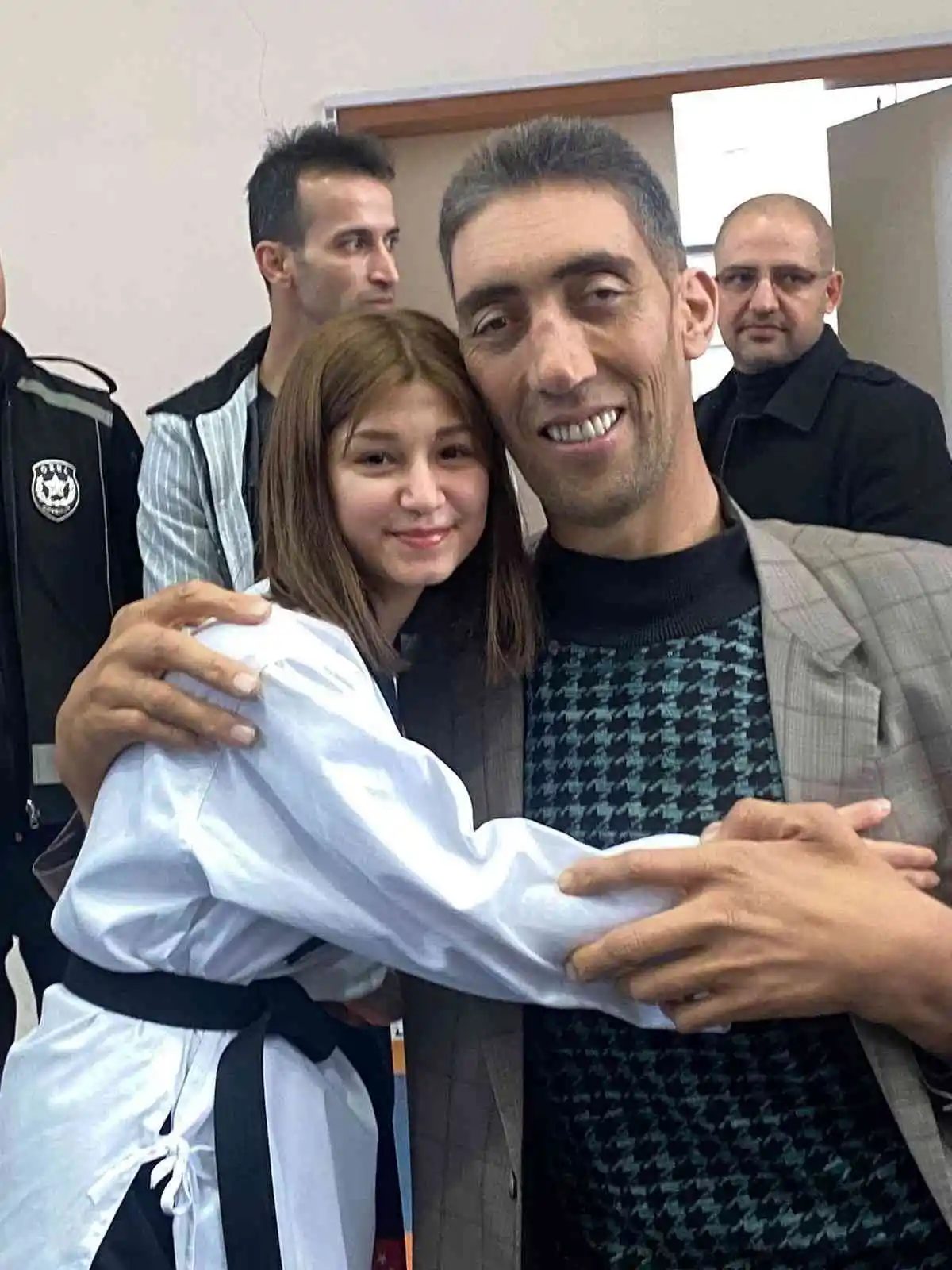 Peribacalarına gelen ’dünyanın en uzun insanı’ Sultan Kösen: