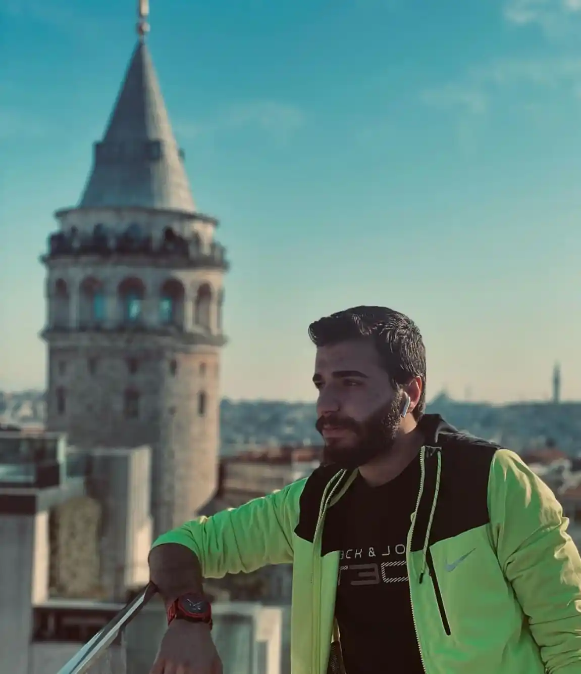 Rusya’da yoğun bakımda olan Türk gencin ailesi yetkililerden yardım bekliyor